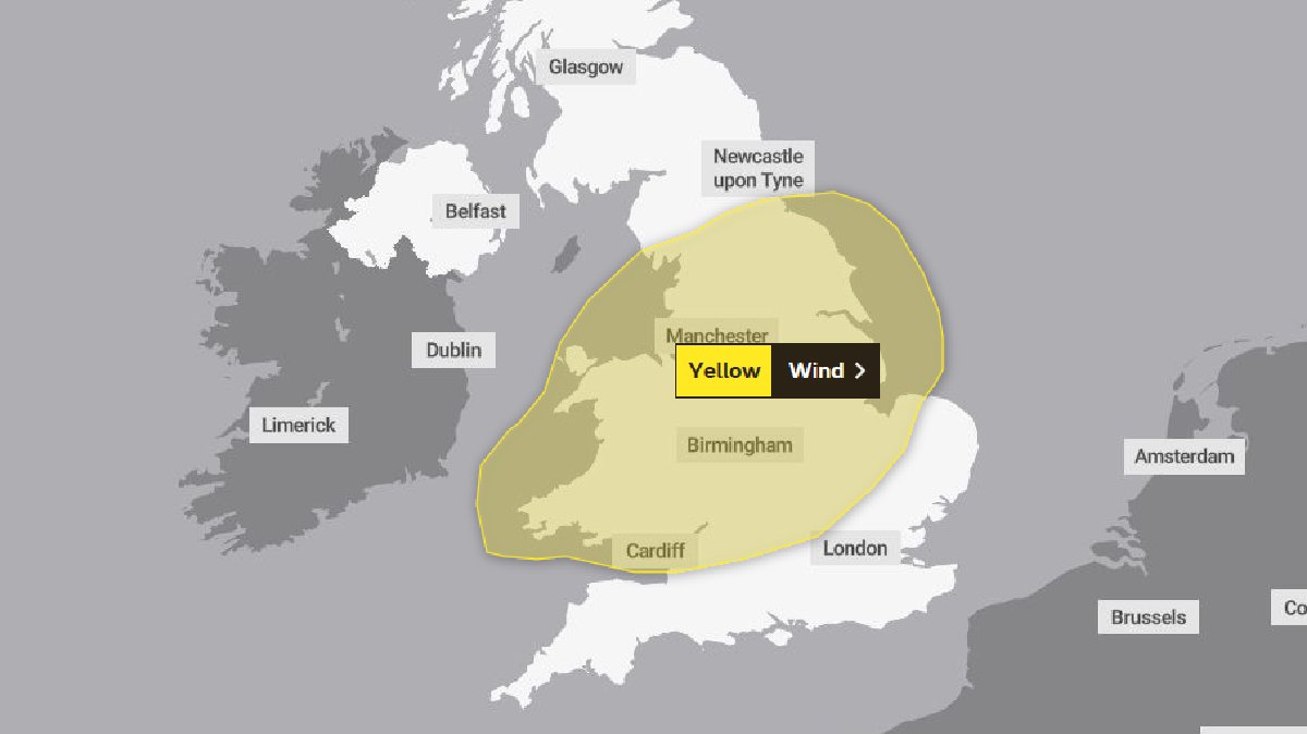 StaffsFire's tweet photo. ⚠️Yellow warning: Strong winds⚠️

@metoffice has issued a weather warning of potential very strong winds over central parts of the UK including Staffordshire on Thurs 9 Jan between 3pm and 6pm.

Advice for travelling in strong winds👉 https://t.co/W5Aod3Nsjh https://t.co/4dycLCsrBE