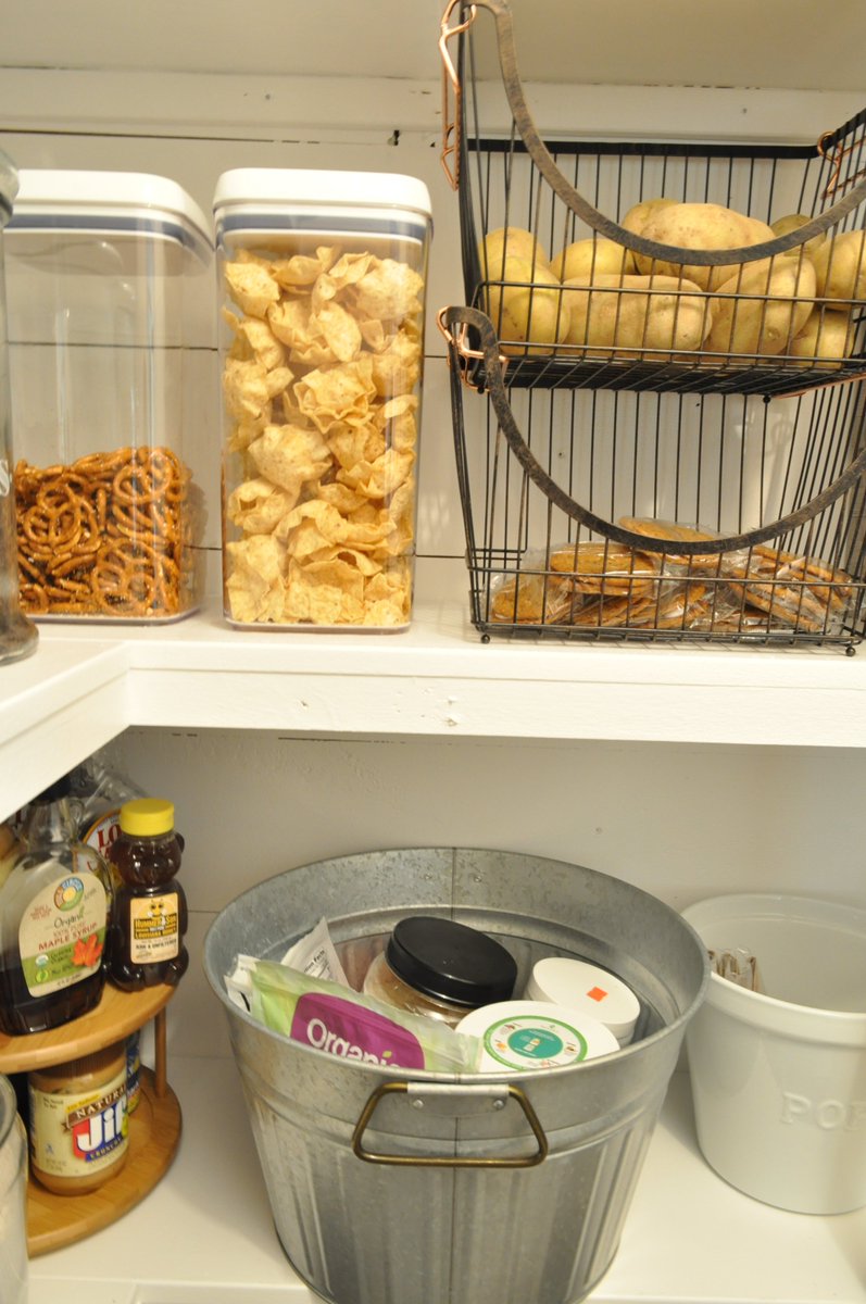 Getting organized this new year? I have functional and pretty pantry organizing ideas using <a href="/BHGLiveBetter/">BHG at Walmart</a> storage solutions from <a href="/Walmart/">Walmart</a> 
beckysfarmhouse.com/2020/01/pantry…
#bhglivebetter #ad #bhgatwalmart #pantryorganizing