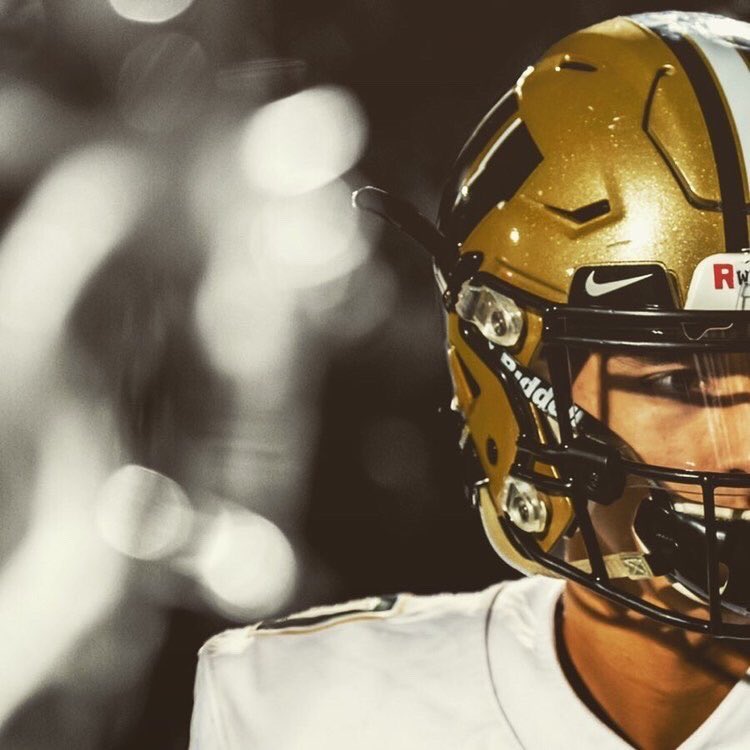 noah_kim12's tweet photo. High school career stats: 6,765 passing yds. 1,056 rushing yds. 110 total tds, 87 passing, 23 rushing. 2x State Champion. #10VE https://t.co/0Ma307OZgw