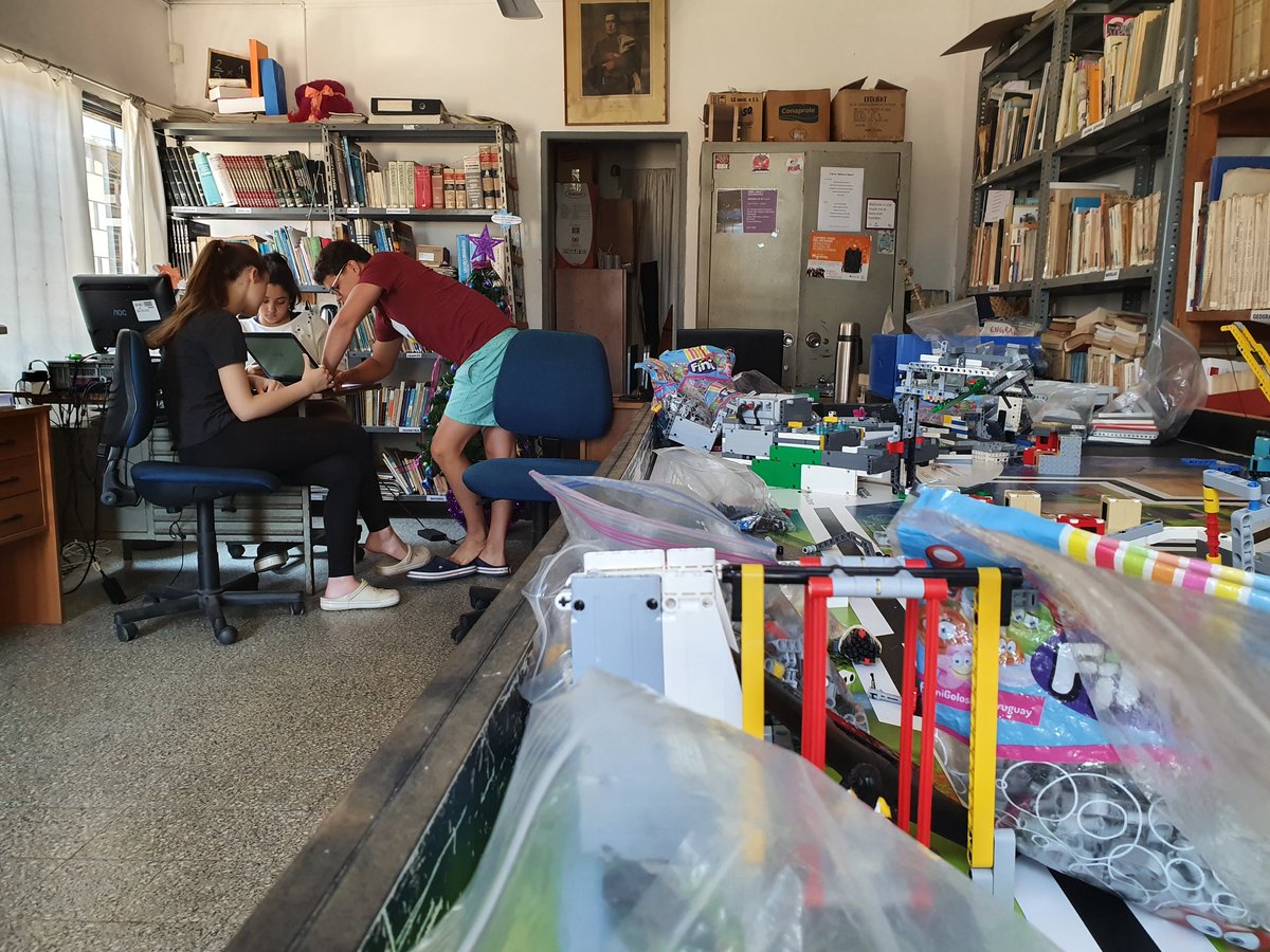 Mig_Botics's tweet photo. 🏗 Nuevo año, nuevas aventuras, nuevos desafíos...

🏗Toco mudanza durante enero, mes de mucho labor por delante rumbo al #WorldFestival 
Agradecemos al Municipio de Migues por prestarnos la Biblioteca del mismo para poder seguir trabajando❤

📲 @firstlegoleague x #cityshaper https://t.co/Gd1IhCCQlk