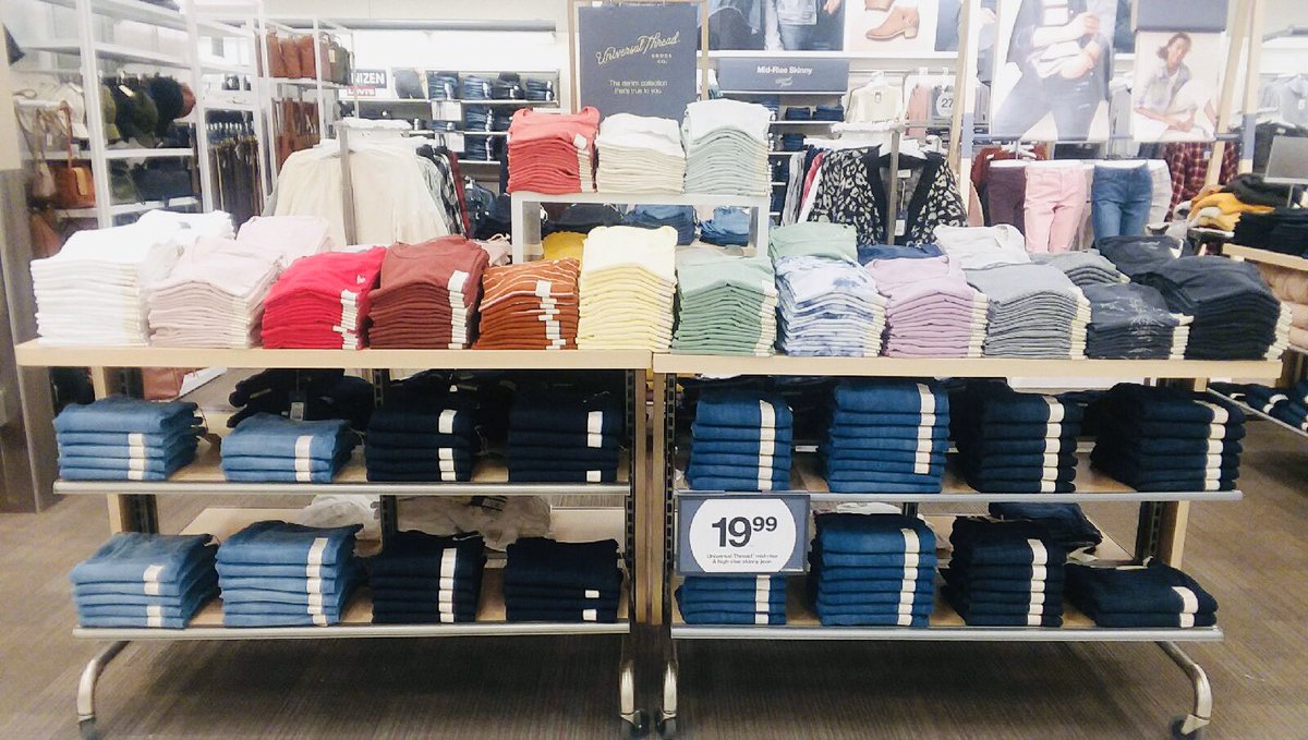 LexieRitch's tweet photo. T2073 is starting 2020 Right by elevating standards! #colortraining #twitterfold @Djoumbarry @target_marcy @SJtgt https://t.co/SxUwwAyLiN