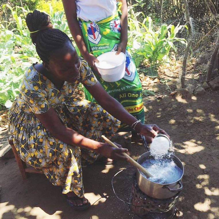 Did you know that Nshima is Zambia's staple food? 🤤

Nshima makes up the main component of Zambian meals and is made from pounded white maize. 

It is served with "relish," stew and vegetables and eaten by hand (preferably the right hand).