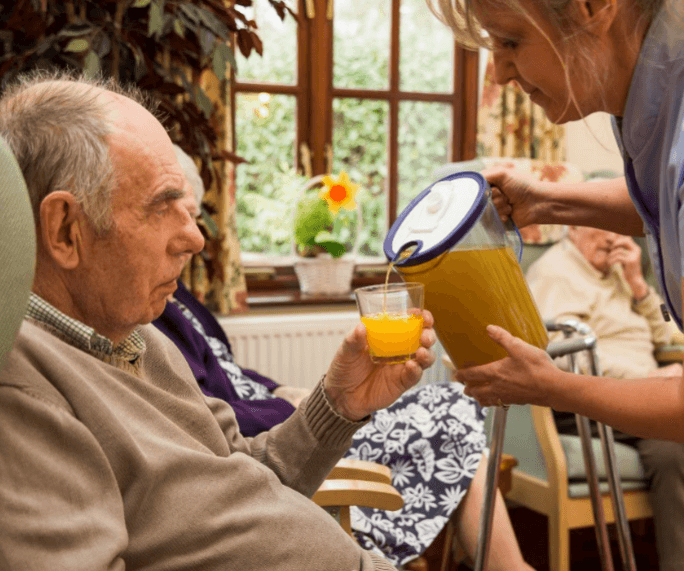 OrankaUK's tweet photo. It may be cold, but it’s still important to keep care home residents healthy through the Winter with good hydration https://t.co/0GFclIOzOB #Winter #goodhydration #Oranka #HydrationConcept #CareHome @NACCCaterCare #hydrationintheelderly #carecatering https://t.co/NmMV846IE5