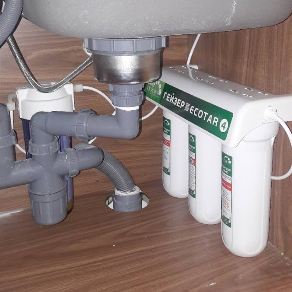 TheBrodyFile's tweet image. Geyser đã nghiên cứu và đưa ra những dòng máy lọc nước được thiết kế riêng cho nguồn nước Việt Nam điển hình như Geyser Ecotar 4. Không những lọc sạch tạp chất, vi khuẩn,... mà còn giữ lại được những khoáng chất có sẵn trong nước.
geysers.com.vn/san-pham/may-l…