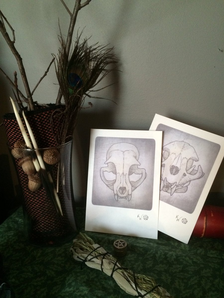 cobwebs's tweet photo. Painting skulls: insomnia edition. https://t.co/RRiAXgMo1i
