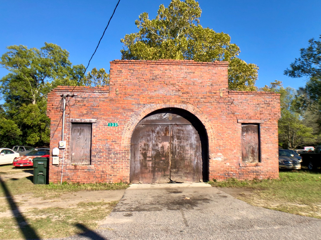 emt_chris's tweet image. The Coca-Cola Warehouse in Salley was built in 1924. The building originally served as a warehouse for an adjacent Coca-Cola plant that no longer exists. 
#salleysc #cocacola #coke #southcarolina #exploresc #discoversc #exploresouthcarolina #visitsc #travelsc #nrhp