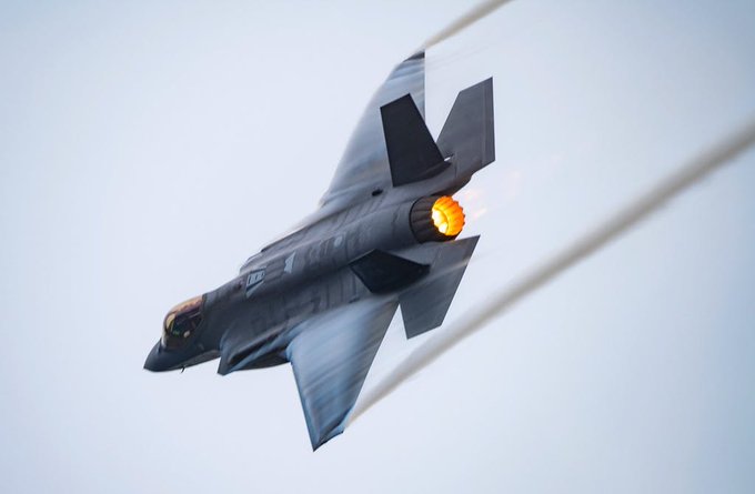 DefenceChain's tweet image. #defenceChain

#Usairstrike #USIranCrisis #IranVsUS #3war