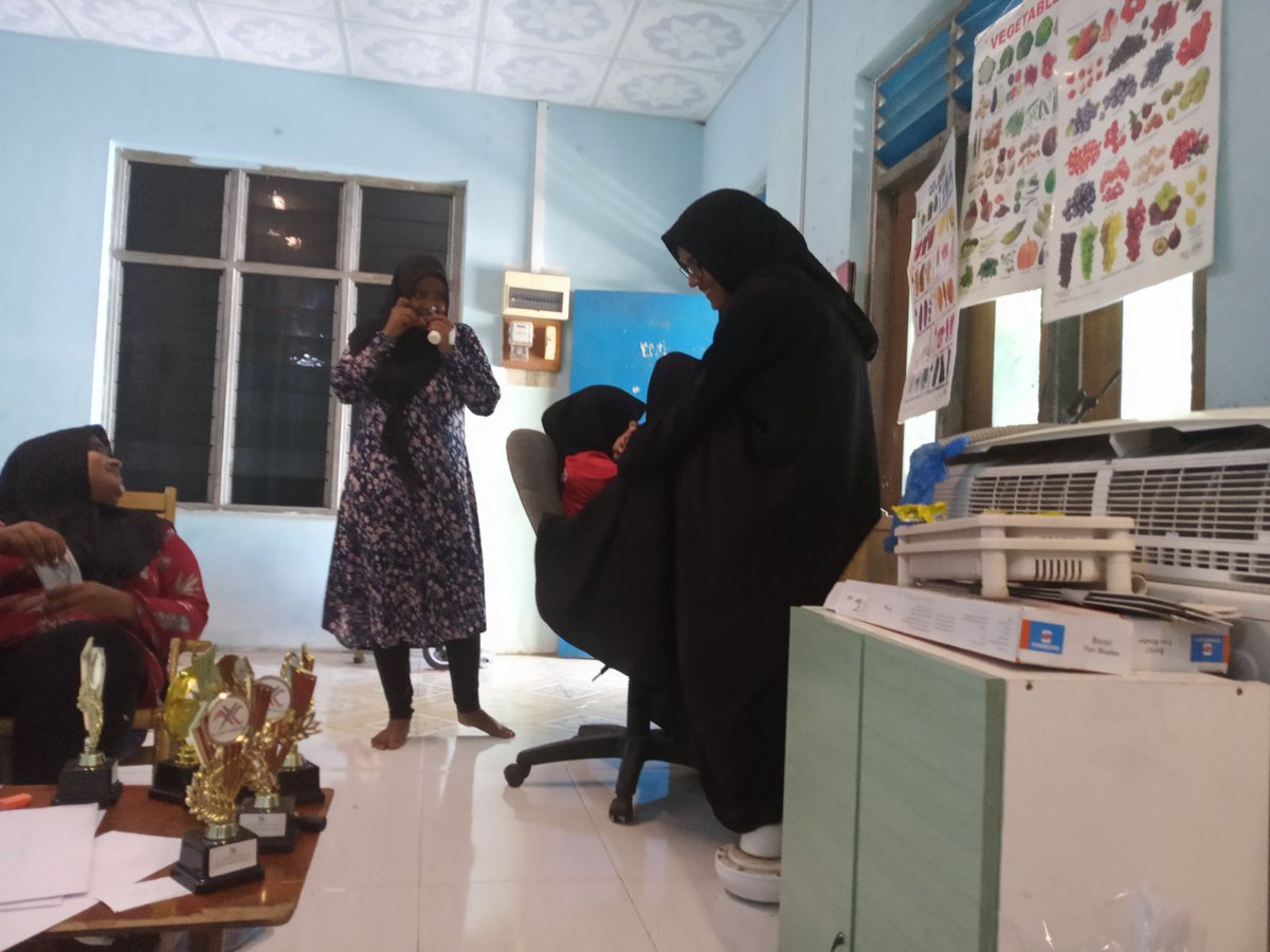 Angolhitheem Youth Club tweet media