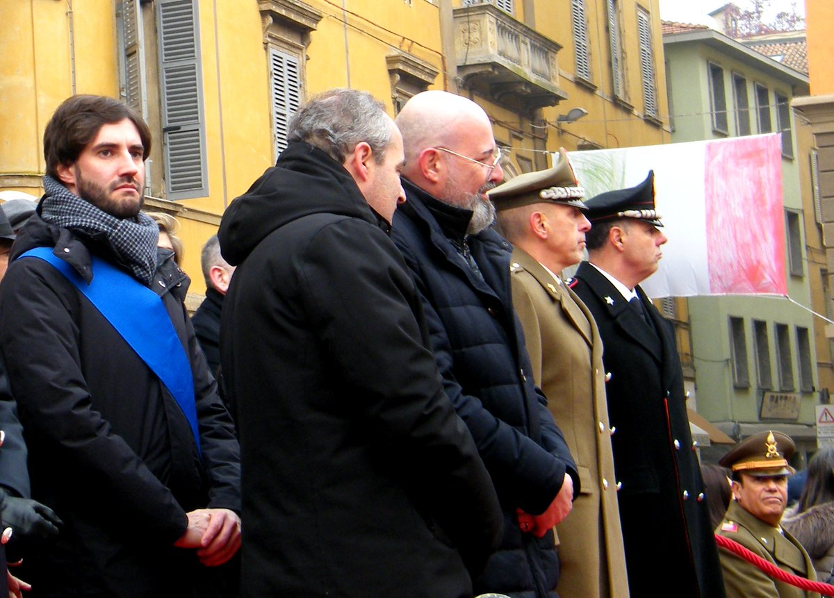 🇮🇹🇮🇹🇮🇹 Anche il presidente <a href="/giorgio_zanni/">Giorgio Zanni</a> e il Gonfalone della Provincia alle celebrazioni della Festa del Tricolore. Per il 223° anniversario del Primo Tricolore, dedicato ai Diritti dell’infanzia e dell’adolescenza, è a Reggio il presidente del <a href="/Europarl_IT/">Parlamento europeo</a>, <a href="/EP_President/">Roberta Metsola</a> 🇪🇺