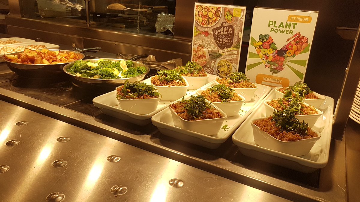 jamesjocky's tweet photo. @elioruk @Elior_Group @tom_elior @CathrynTemple @DFradgers  @chefcrowe673 #veganism #veganuary Baked Vegetables with Fruit and Nut Quinoa at Murray's Hinxton Hall #eliorfoodie #teamelior #Vegan https://t.co/KcaQsopEOX