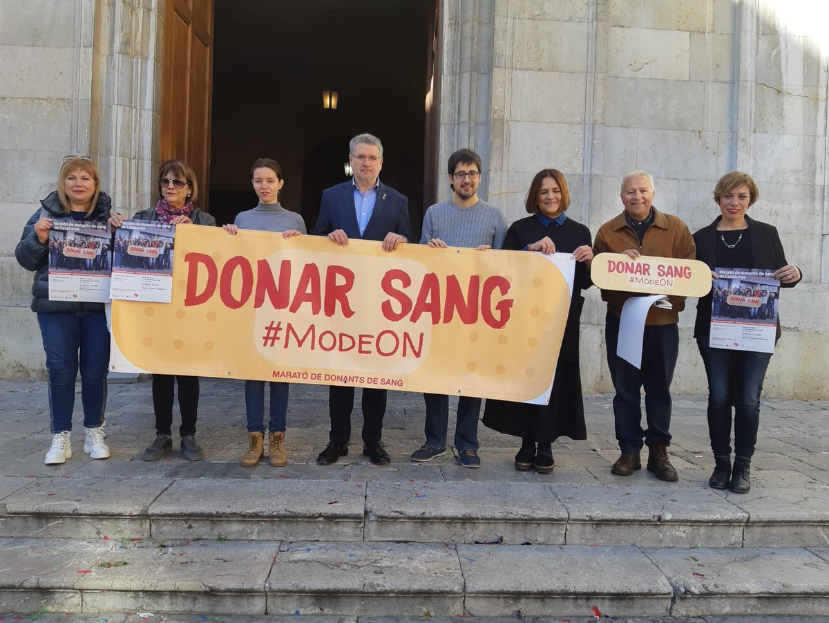donarsang's tweet photo. Necessitem activistes. Activistes de la donació de sang! Avui hem posat el #DonarsangMODEON a les quatre capitals catalanes. Us necessitem! 💪🏻 Del 1️⃣0️⃣ al 1️⃣7️⃣ de gener, #MaratoDonantsCAT https://t.co/cqAWPfE3WW https://t.co/8XPMxoTnB9