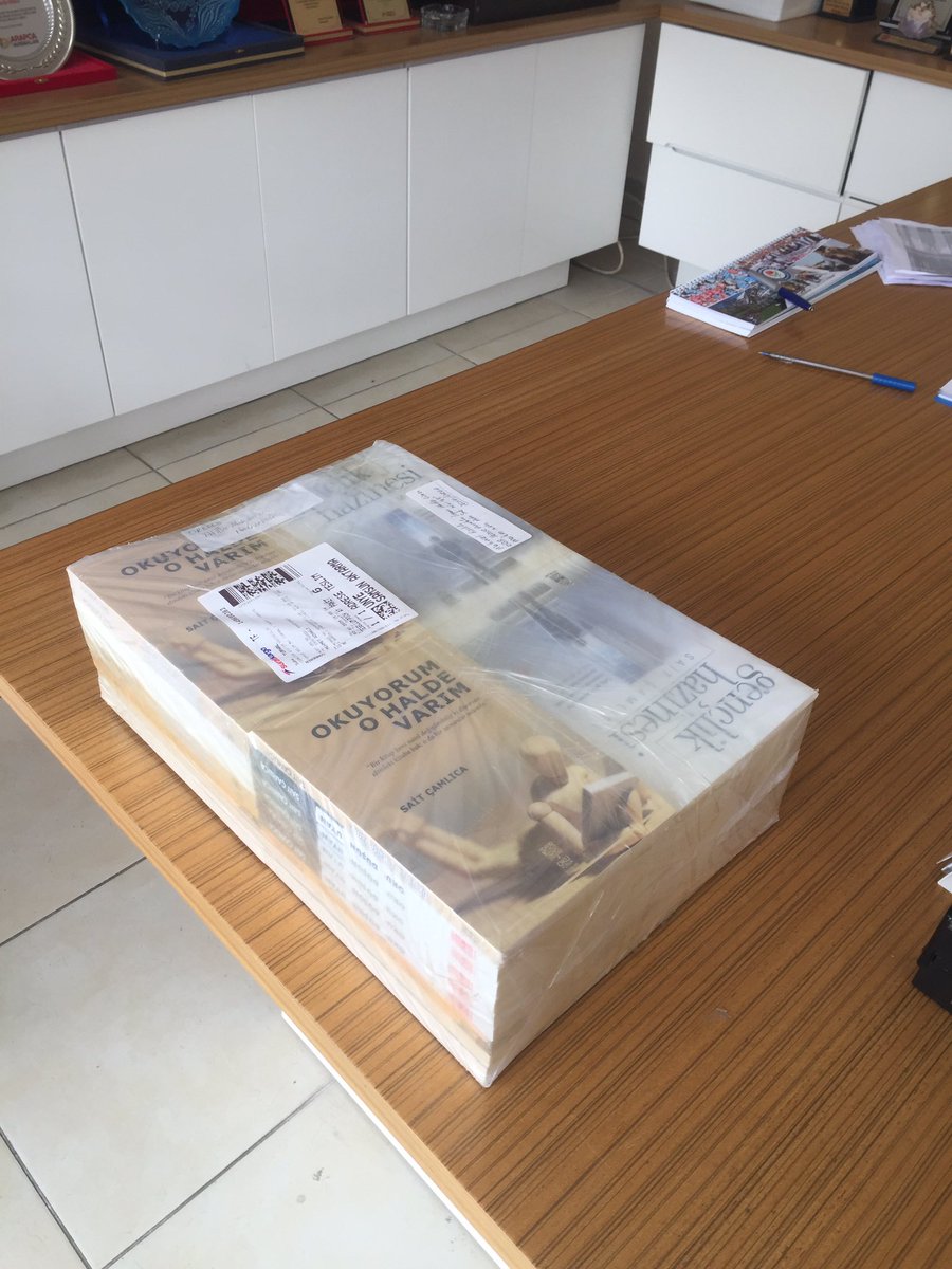 #ikizcedeherkesokuyor projesine destek amacıyla,özellikle kahvehanelerde okunmak üzere,sn hemşehrimiz <a href="/magdenatilla/">Atilla</a> tarafından bağışlanan,<a href="/saitcamlica/">Sait Çamlıca</a> kitaplarını teslim aldık.Desteği için <a href="/magdenatilla/">Atilla</a> beye çok tşk ederiz @kasimogluBerat <a href="/SeddarYavuz/">Seddar Yavuz</a> <a href="/kutlutekinbas/">Kutlutekin BAŞ</a> <a href="/ikizcemem52/">İKİZCE İLÇE MEM</a>