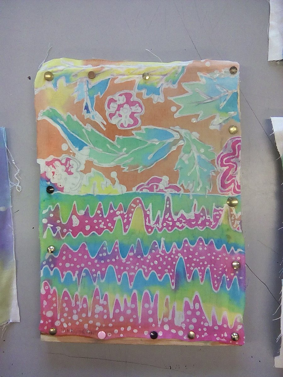 VarndeanDT's tweet photo. How amazing are these Batik samples from our year 8 Textiles class this morning?! So impressed with their steady hands and colour combos 🌈 #designtechnology #batik #textiles https://t.co/t2wYrRrSyy
