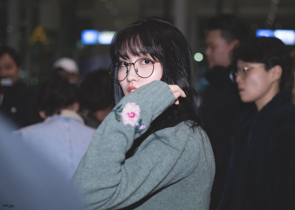 Ruby_ONCE's tweet photo. 191128 ICN 출국

Thank you for smile. 😊

#TWICE #트와이스 #MOMO #모모 #モモ #もも https://t.co/MbC8T4qNrg