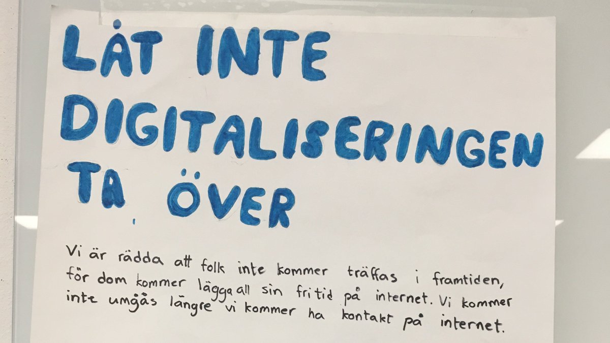 Digiforskarna's tweet photo. "Låt inte digitaliseringen ta över. Vi är rädda att folk inte kommer träffas i framtiden, för dom kommer lägga all sin fritid på internet. Vi kommer inte umkgås längre vi kommer ha kontakt på internet." #digitaliseringsagenterna #digitalisering #forskning #barnsröster #cocreation https://t.co/lPH2fsnJ9h