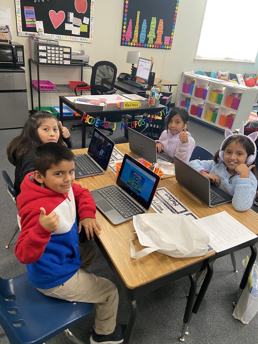 MrsConnerCFB's tweet photo. CFB Hour of Code #cubscode #hourofcode @CFBISD @librareprincess @CentralCFB https://t.co/HnhVHu2k6e