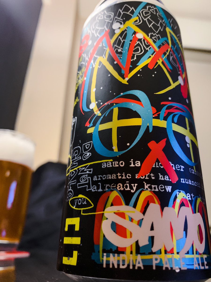 beer_telling's tweet photo. ニューヨークのブリュワリー #LICBeerProject (Long Island City Beer Project)。ここのラベルは多くがグラフィティアーティストをリスペクトしていて、超かっこいい。
中でもNY出身のバスキア愛が溢れる一本、SAMO。アメリカンホップが全開でジューシートロピカルでも甘くない系IPA。
#クラフトビール https://t.co/lHzoqjpbPl