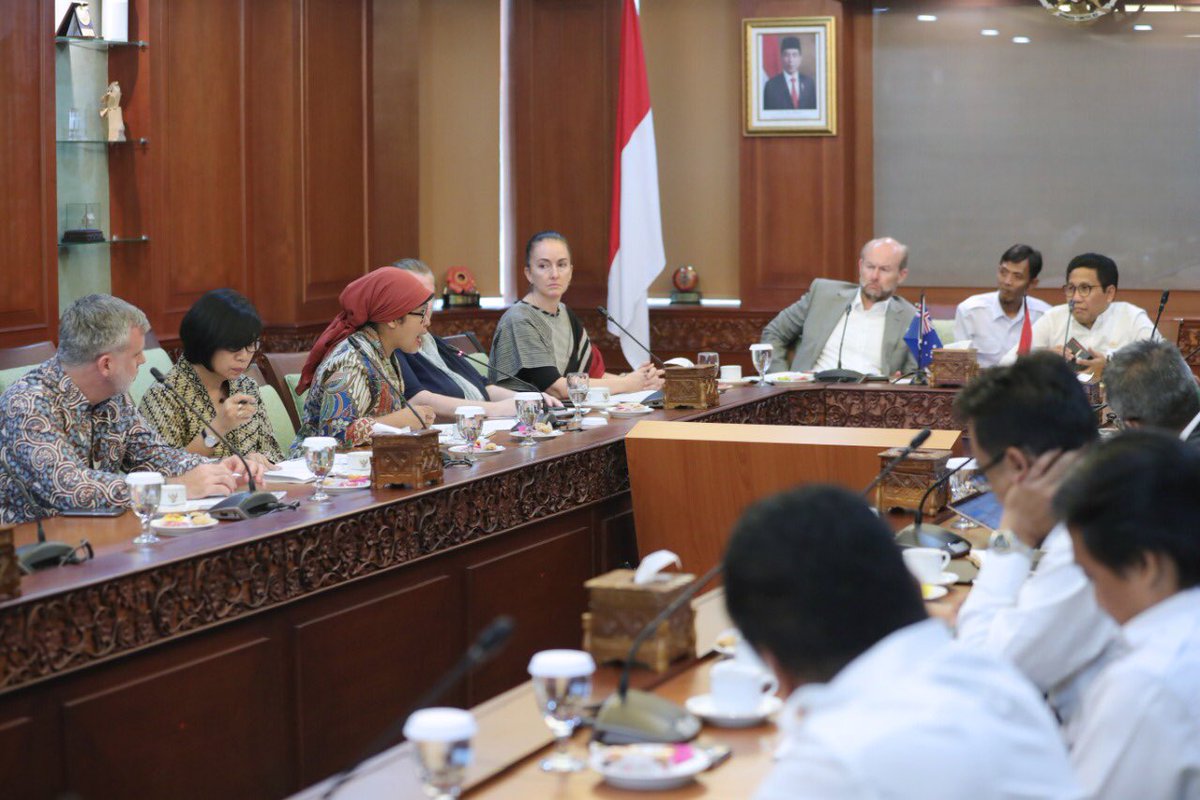 Menerima kunjungan Duta Besar Australia Untuk Indonesia, Allaster Cox. Semoga ada kerjasama yang baik untuk kemajuan desa di Indonesia.