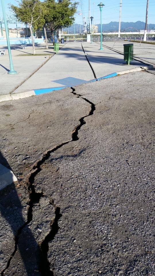 nildarosario's tweet photo. #Imagenes #Temblor La Guancha en Ponce y escuela en Guanica https://t.co/yCDsb9LJPA