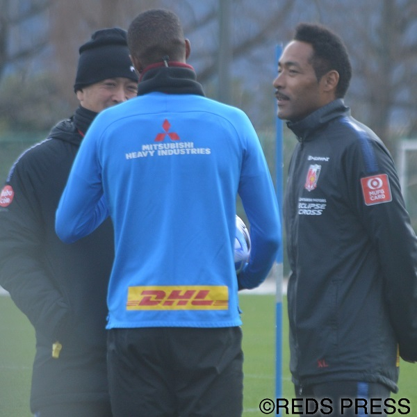 レッズプレス マルティノス担当通訳に松下イゴール氏が就任 こぼれ話 T Co Ojte1rvjzg Urawareds 浦和レッズ