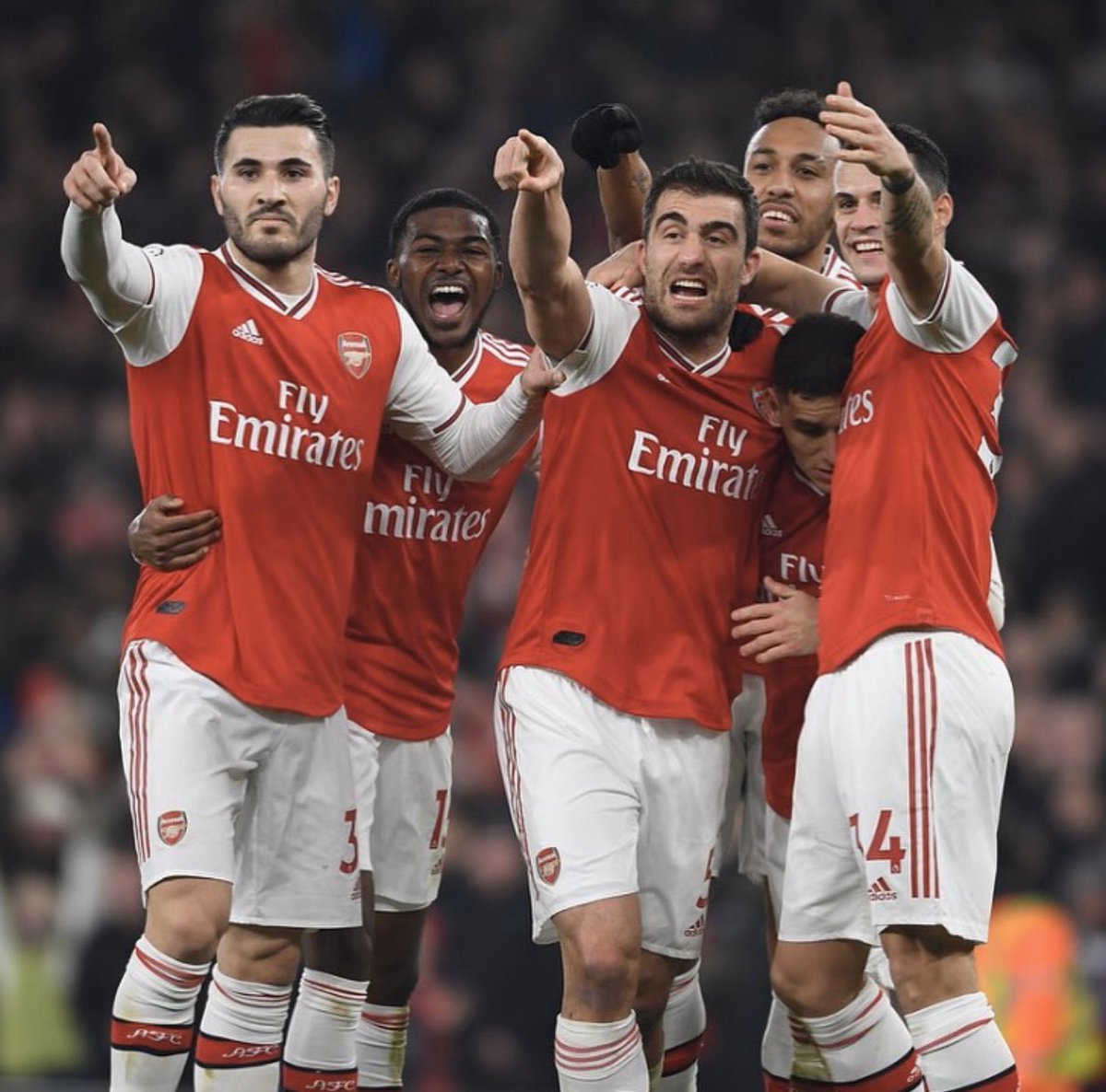 заняла место в арсенале. ливерпуль арсенал. арсенал 2012-13. арсенал лондон команда. арсенал 2022 курчанов.