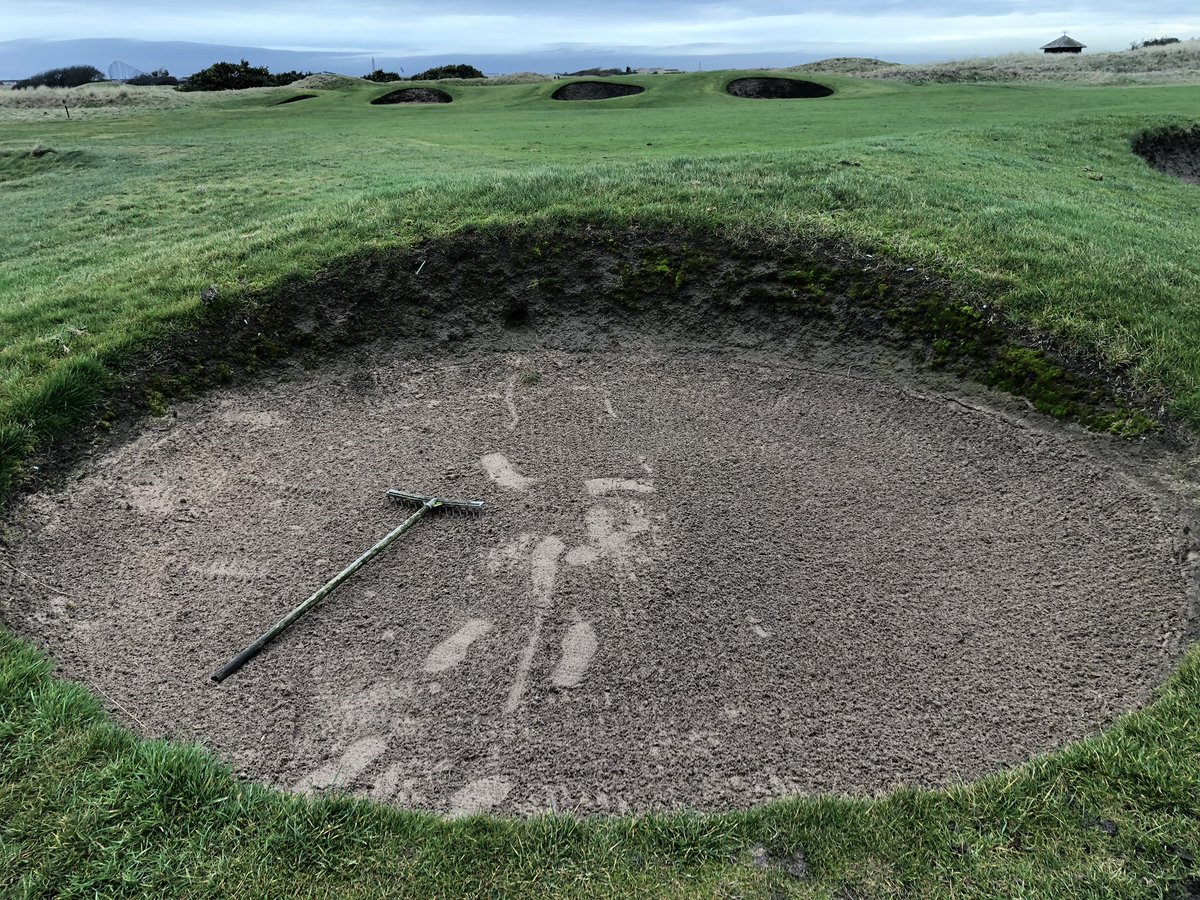 Shocking golf etiquette again @stannesgreens @StAnnesOldLinks.