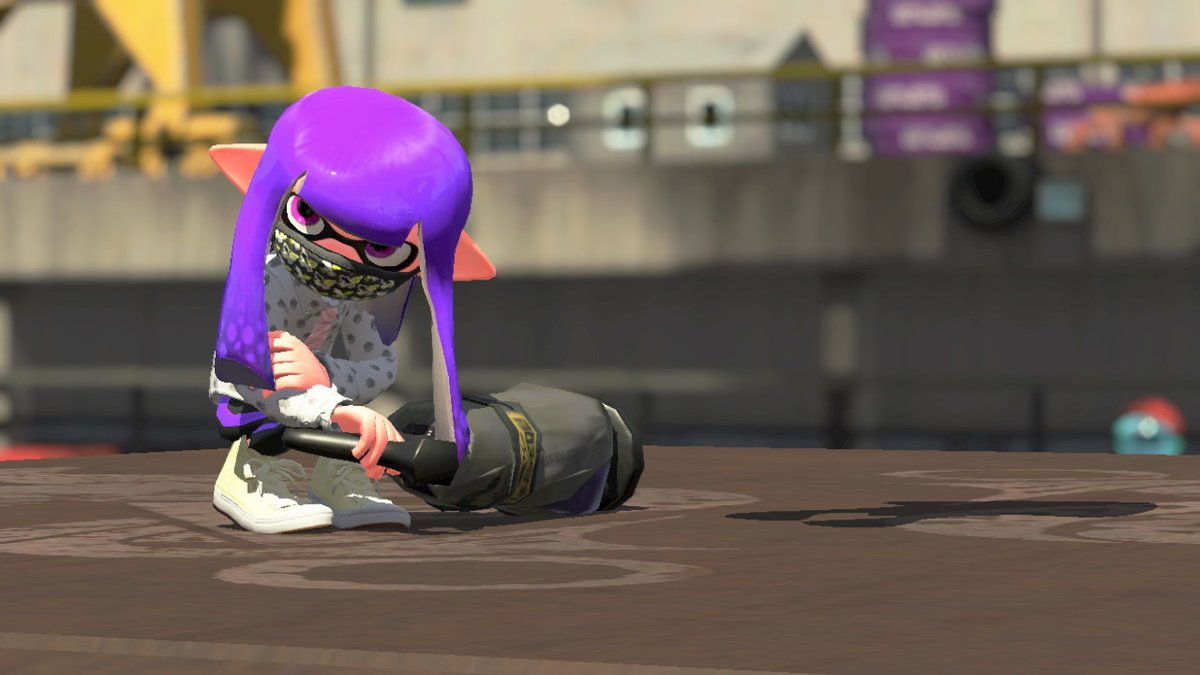 ট ইট র せな 広場で見かけたイカしたあのコ Vol 107 ぱえさん Splapaella キャンピングシェルターカーモを操るイカガール シンプルなコーデとイカバッテンガードで隠された口元からクールさが漂う彼女だが ブキを抱き締める可愛い一面もチラリ