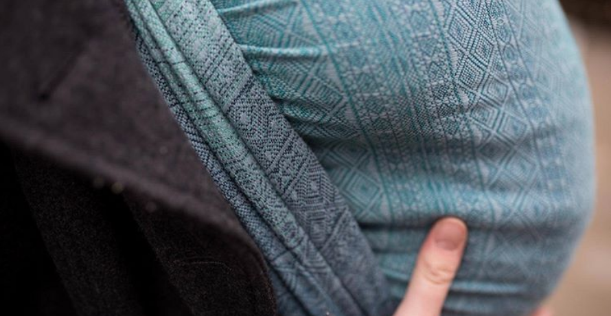 DIDYMOS_Baby's tweet photo. Prima Alps Glacier combines light blue cotton with a weft that blends in colour transitions from acqua to emerald and on to dark blue - the richness of the Prima pattern in beautiful hues of blue.
#didymos #didymosprima #itsadidy #didylove
#tragenistschön #tragetuch https://t.co/rYuTSDa9Ao