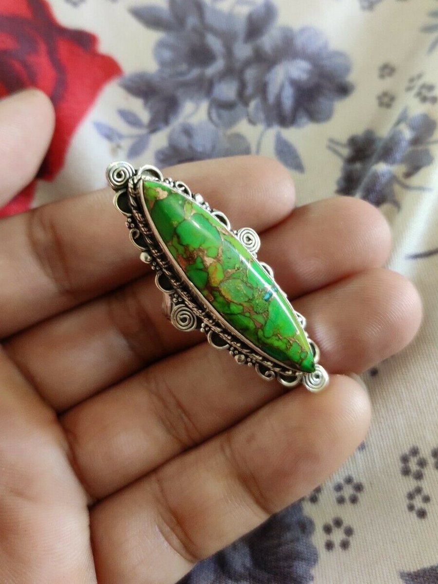 gemstonejewelr3's tweet photo. Green Copper Turquoise Ring,Sterling Silver,Wedding, Mohave Turquoise, Long Ring💚😍🙈

#green #turquoise #ring #long #longring #sterlingsilver #turquoisering #greencopperturquoisering #designerring #weddingring #silverjewelry #statementring #handmade #jewelry #marquise #ring https://t.co/y1glTIrUtJ