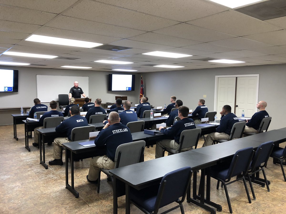 nmletc's tweet image. Work hard in the classroom and in PT. #alwaysearned #nevergiven #policeacademy #b64