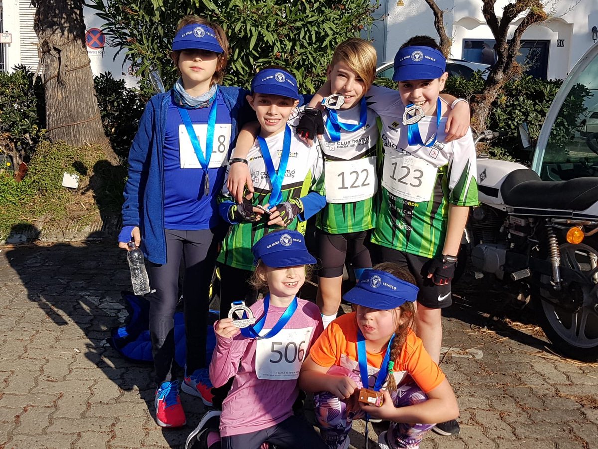 ¡Primera duatlón de la temporada para los más pequeños del club!

Una gran jornada, donde todos obtuvieron buenos resultados, y lo más importante, lo pasaron genial.

¡Con este grupo, tenemos el futuro asegurado! 

#clubtriatlobadia #escuelaCTB
