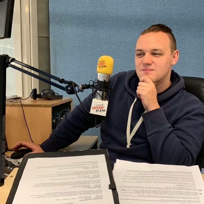 Gateway978's tweet photo. @avery_aston - That's me done for today and I'm back tomorrow for #daytime here on @Gateway978 @AriGTRock is up next with #goodafternoon so stay tuned. #Basildon #EastThurrock #Essex #commmunityradio https://t.co/hxy4KGP5Av