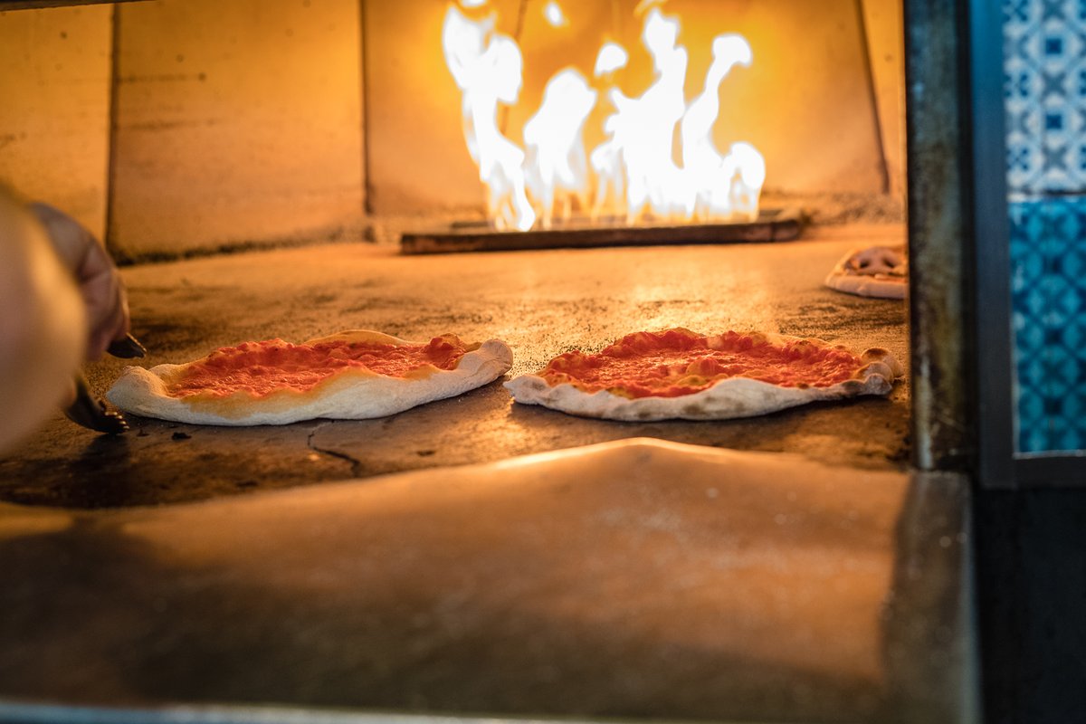 Did you know that we can make our pizzas with vegan cheese?! So whether you're in it for the long-haul or you're taking part in #Veganuary we've got you covered 🧀