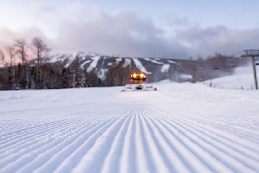SugarloafMaine's tweet photo. Expect fresh cord and sunshine today, Sugarloafers. #kittycat #loafme https://t.co/GpwS789RcD