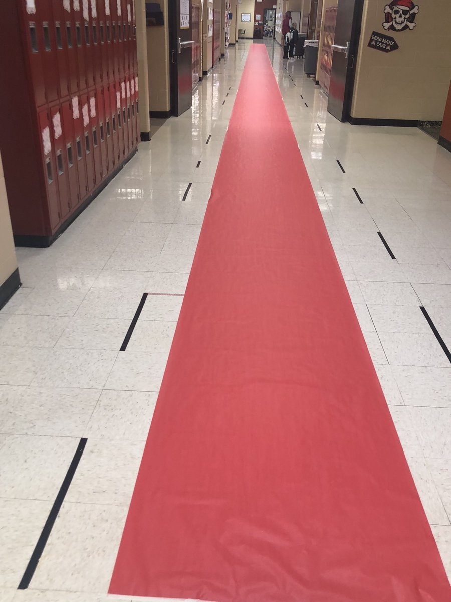 steph1jackson's tweet photo. We are ready for our students to walk the 2020 runway!!! #PKVProud #LeadAP #PIA #KidsDeserveIt #SSD200 https://t.co/HnsTeTgyJC