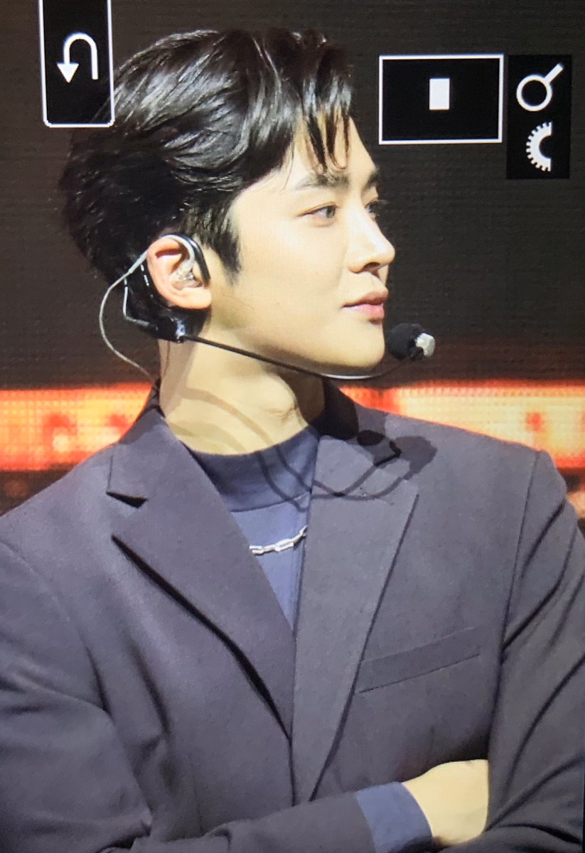 romantic_vibe's tweet photo. 200107 쇼케이스 프리뷰

김이사님;;

#SF9 #로운 #김석우
#ROWOON #ロウン
#Good_Guy의_정석_SF9
@SF9official https://t.co/GBfAH4Eqbr