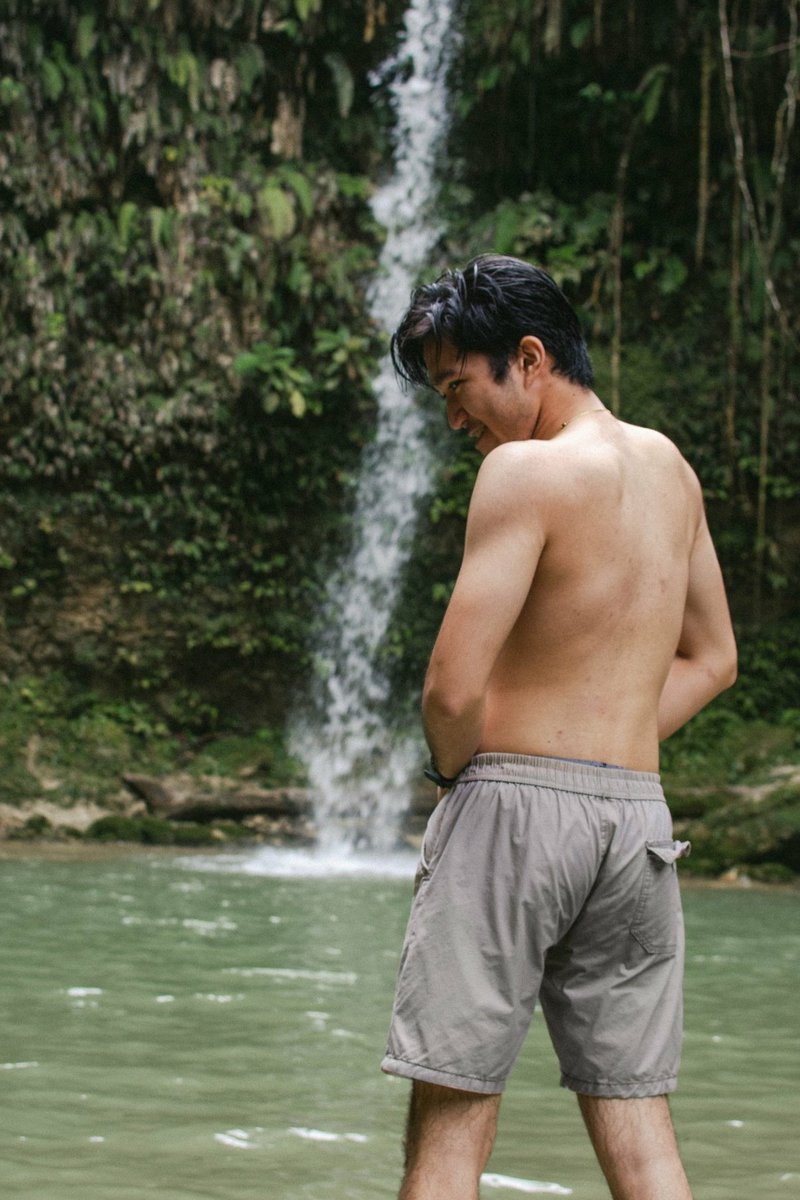 jasonbarlis's tweet photo. answering the call of nature 😌💦 #WaterFools https://t.co/ghiRM8xgsg