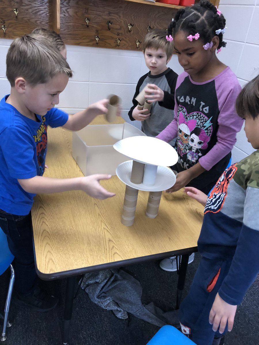 kinder_stem's tweet photo. Kicking off the New Year of learning  with a STEM challenge! #KinderSTEM https://t.co/tZDoVxamHZ