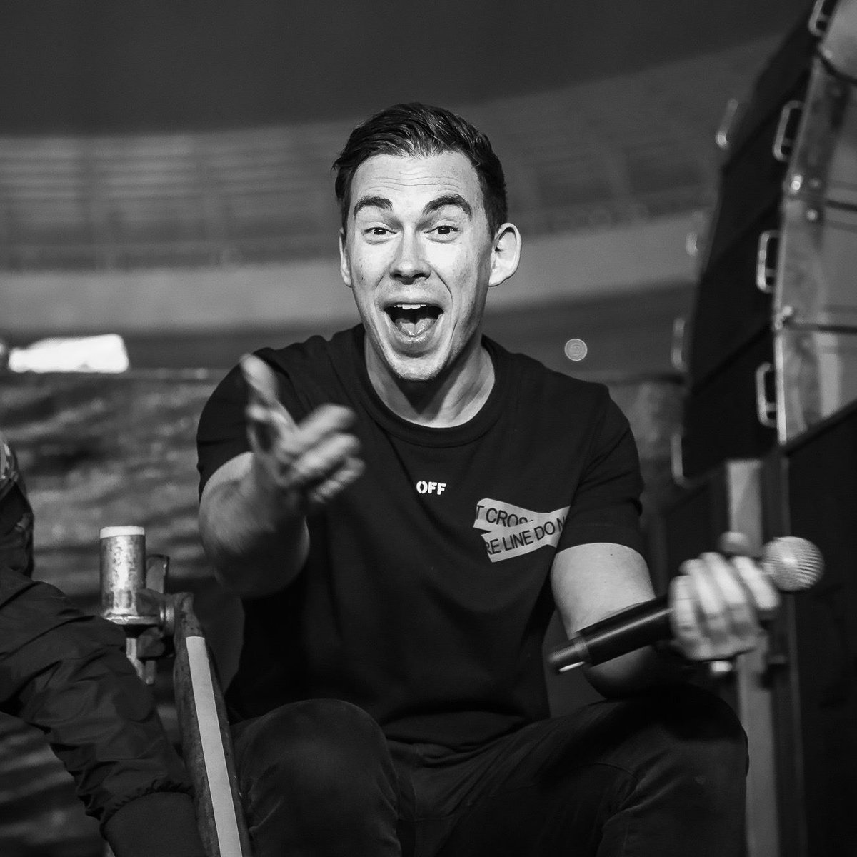 Happy birthday to the big boss!! <a href="/HARDWELL/">Hardwell</a> 🎉🙌