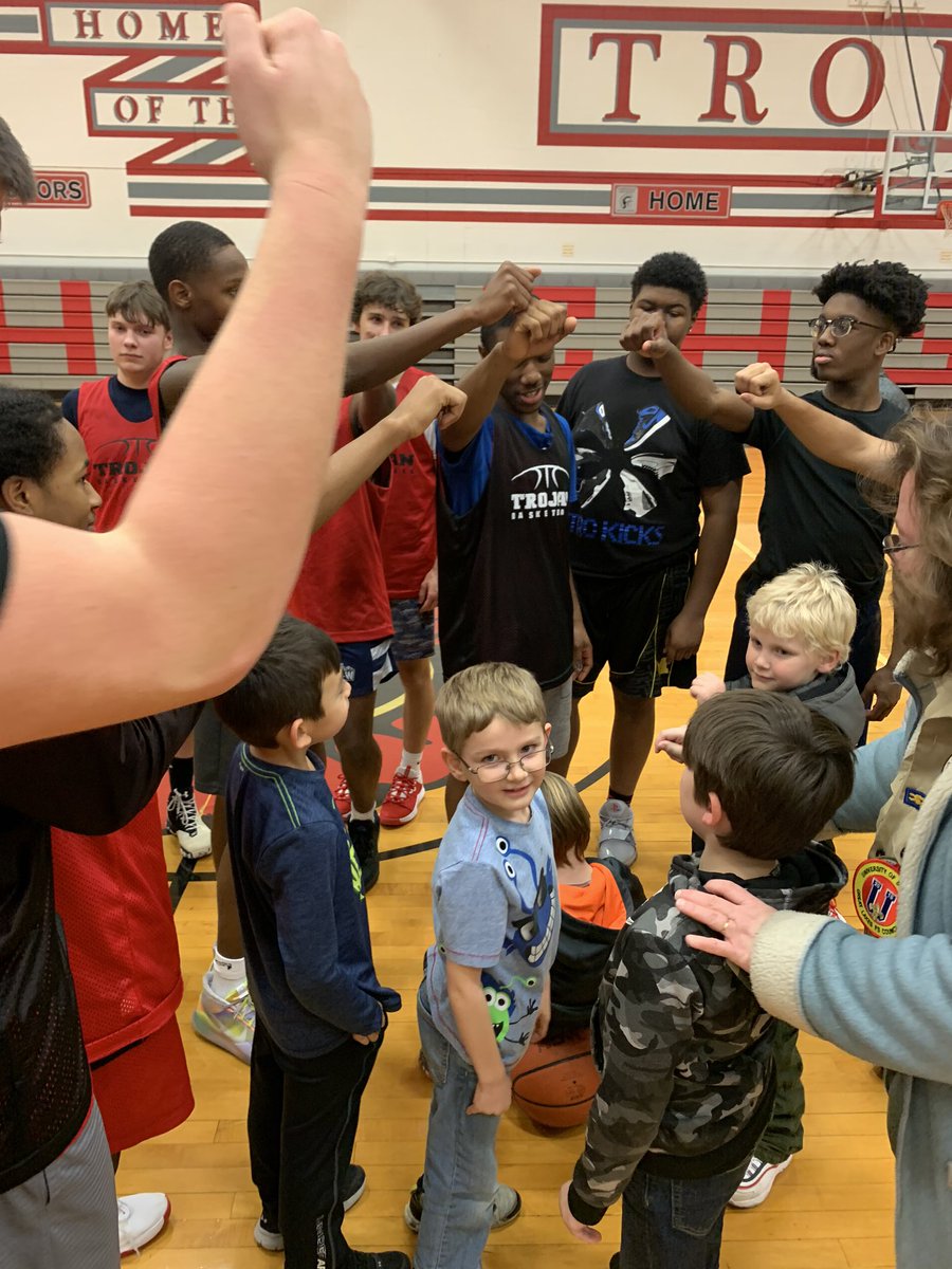 CoachThatguy's tweet photo. A conversation with the Cub scouts was a great way to end practice!#CSD_AllMeansAll #CHS_TrojanPride https://t.co/7oI60V5MY2