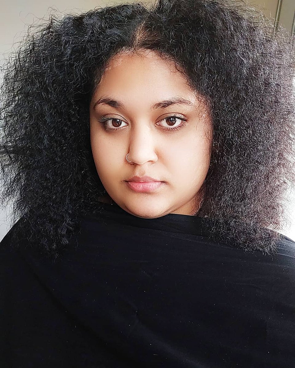 DiwaGyal's tweet photo. We go all natural today!!
#nomakeupday
#lazyday
#skin
#curlyhair
#natural
#blackhair
#hair
#beauty
#cute
#browneyes
#nosering
#skincare
#enjoylife
#naturalskincare
#loveyourself
#curlyhairproblem
#hairgoals
#hairoftheday
#softskin
#mixedgirls
#naturalcurls https://t.co/2Gvc79s6SO