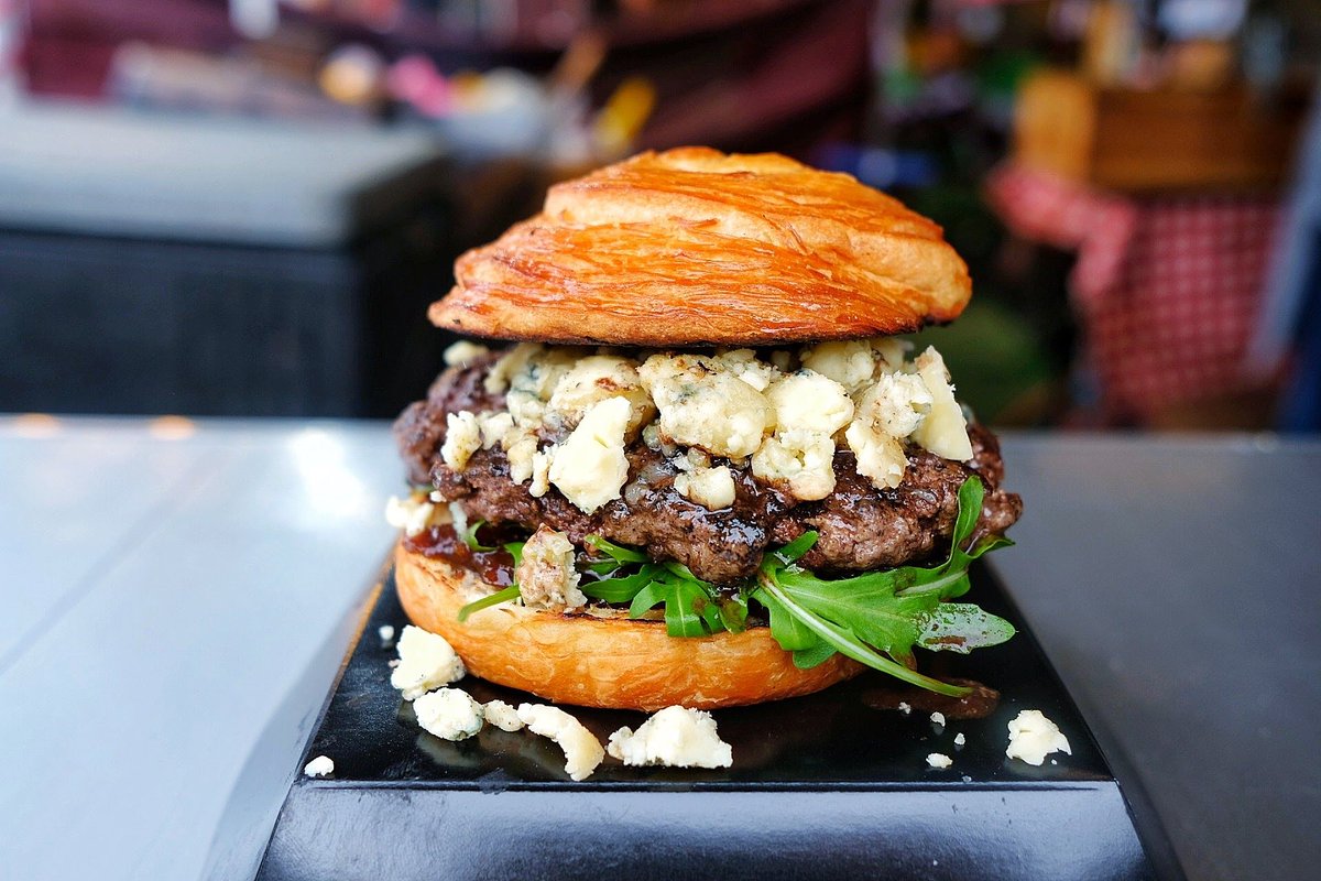 Ever tasted something so delicious that you want to cry? 😭😍
.⁣
.⁣
#app #foodapp #foodvendors #streetfoodvendors #foodtech #applaunch #streetfoodtraders #foodtraders #foodentrepreneurs #Foodandbeverage #fandb #fandbservice #catering