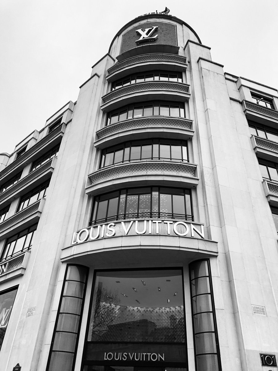 Paris Explorer tweet media