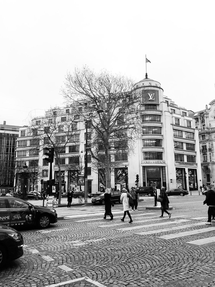 Paris Explorer tweet media