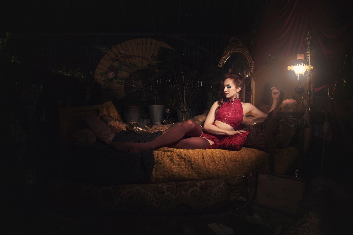 "Close" revient fin janvier et la billetterie est déjà ouverte ! Expérience de théâtre immersive à vivre dans un lieu Secret du 11ème arrondissement. Ambiance d'époque garantie bit.ly/2UbE36c