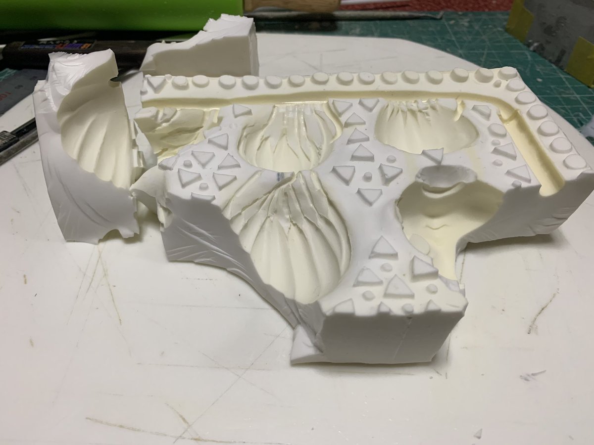 いわっち W 次はwf21秋にお会いしましょう 里見シリコーンの劣化について 上がっているから 参考までにオイラの事も書いておくよ 半年前に製作 15回位抜いたよ 使用レジンは 里見デザインさんの180秒硬化のホワイトね レジン流す度