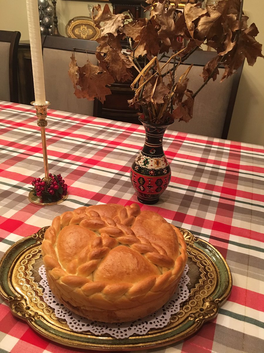 marijamijalko's tweet image. Christmas Greetings to all who celebrate today!  #ChristmasBread #Cesnica