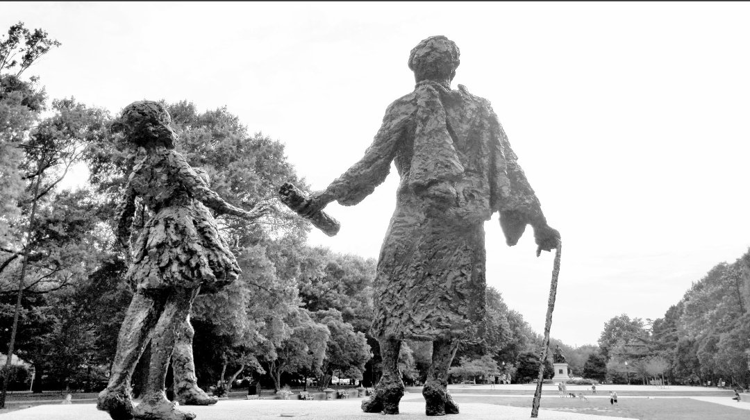 MarkJWestpfahl's tweet photo. @historyfrog @Gilder_Lehrman @FordsEdu The Mary Bethune statue, and the East Side of Lincoln Park, provides an interesting juxtaposition compared to the Emancipation statue. There's a message of self empowerment, hope, and capability, compared to the "I saved you" feeling. #whhti19 @FordsEdu #TeachReconstruction https://t.co/cVgUY6PMNH