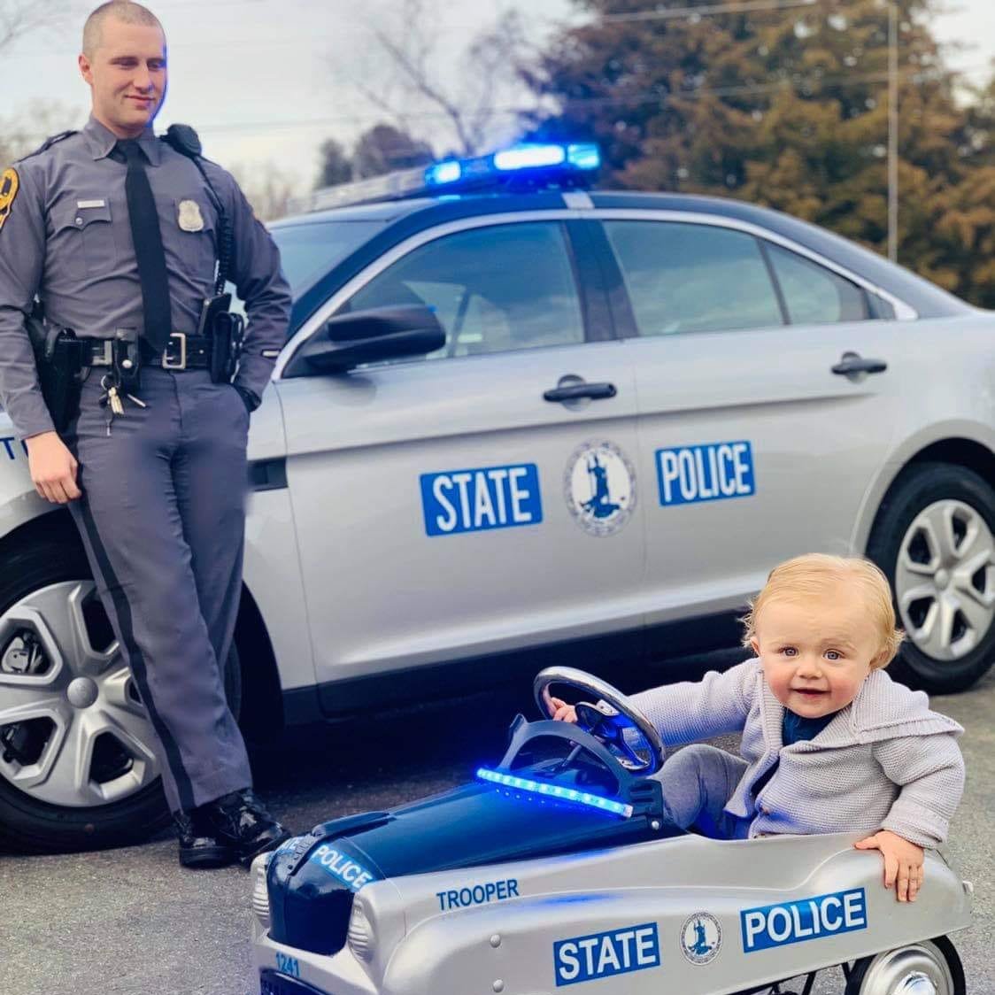 VSPPIO's tweet photo. #Virginia #Trooper R.D. Cullison &amp; Future Trooper T.O. Cullison reporting for duty! 🤣💙🚔#VSP #legacy #followinginfootsteps https://t.co/Wx4GPz0Vzw