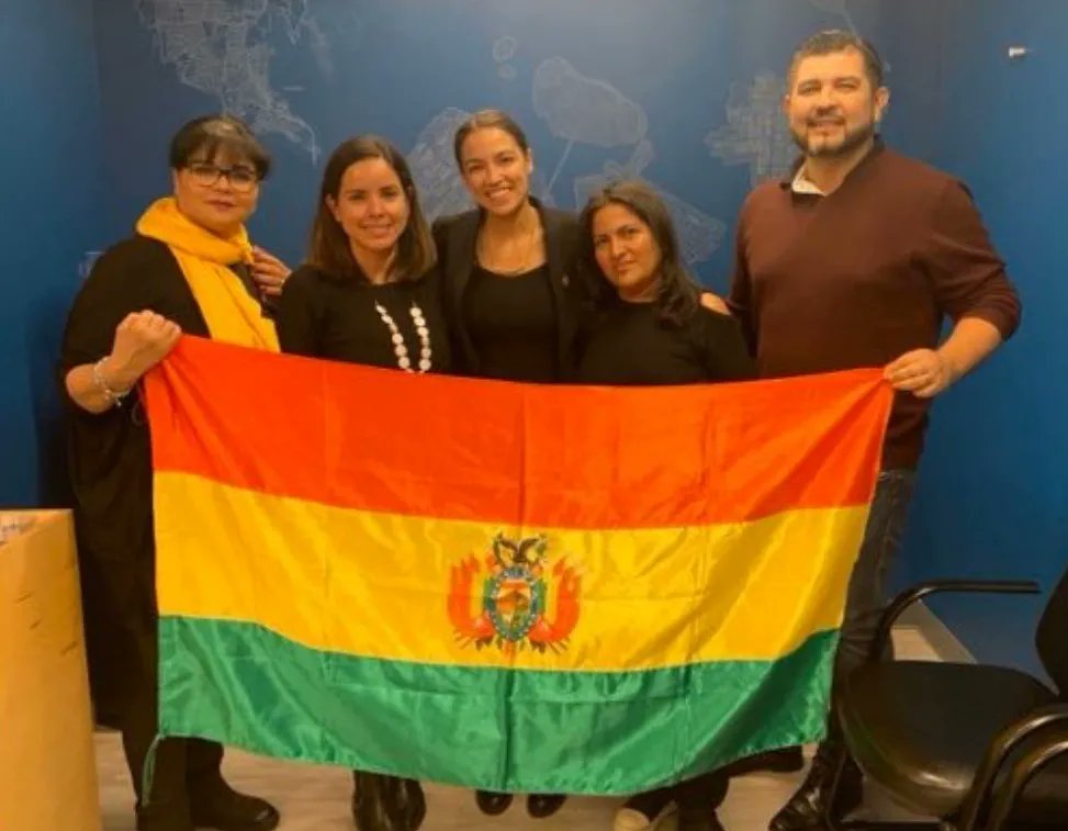 In November ,  @AOC met with Bolivians who were all Cruzeños who had a history of extremely bigoted rhetoric. The guy on the right, his name his Fernando Bress. He has made statements about burning indigenous people. "Chola" is a racial slur.  http://archive.ph/bkkfx&nbsp;